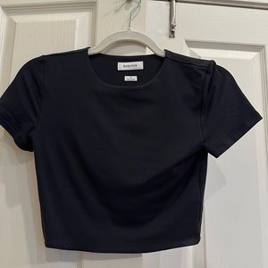 Aritzia Cropped Contour Crew in S (Black)